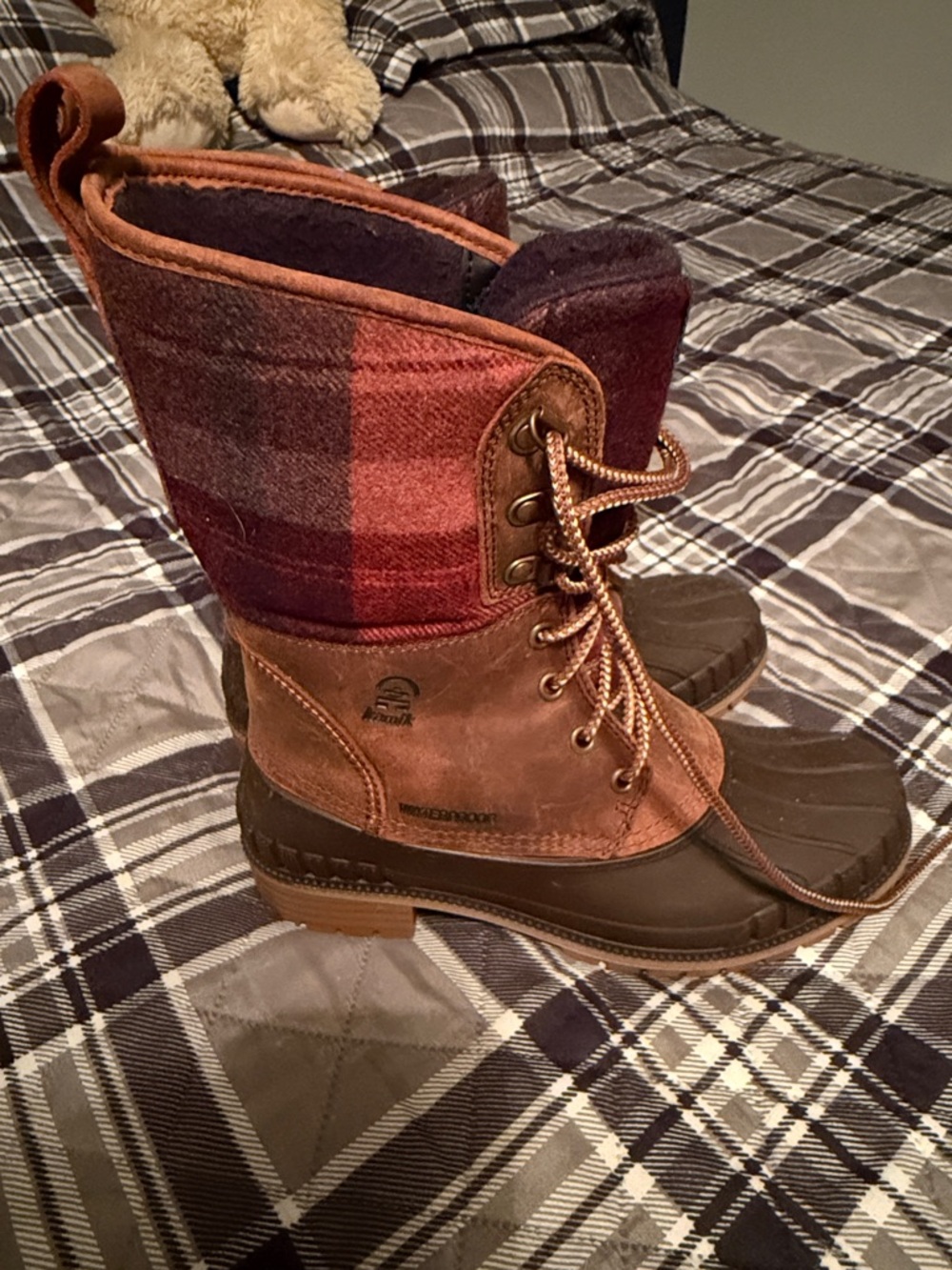 Kamik women’s Brown Leather Waterproof Duck Boots - Brown/Red - Picture 3 of 7
